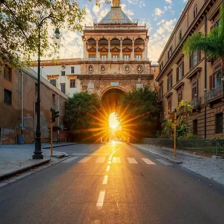 Hola House Capo Market